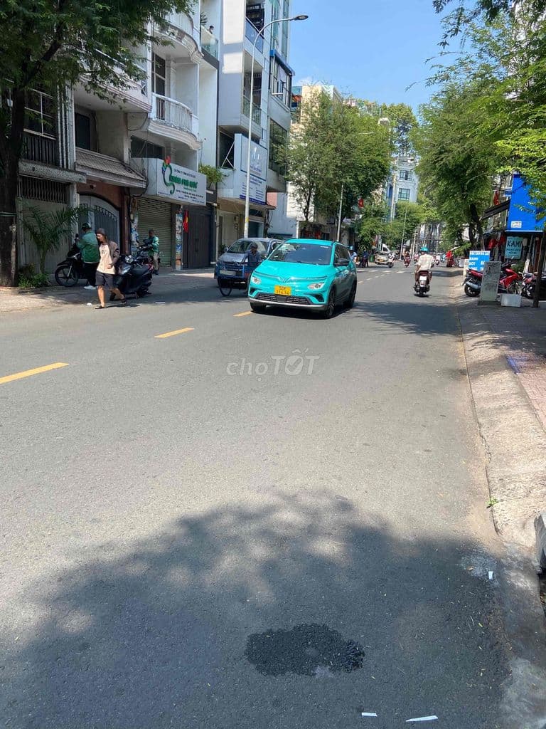 ⚜️ Mặt Tiền : Trần Quý Q11 ⚜️