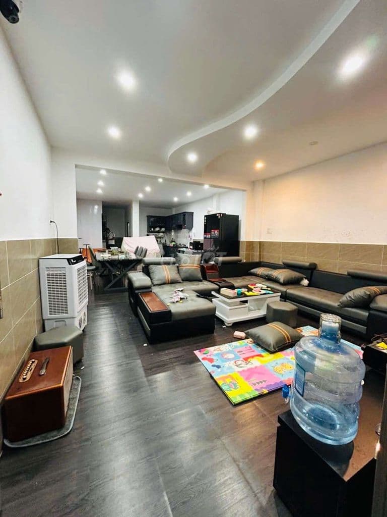 Bán Nhà :Sư Huỳnh Liên P 10 Tân Bình ,Ngang 4,6M- 110M2, Giá: 8.5Tỷ - Ảnh 2
