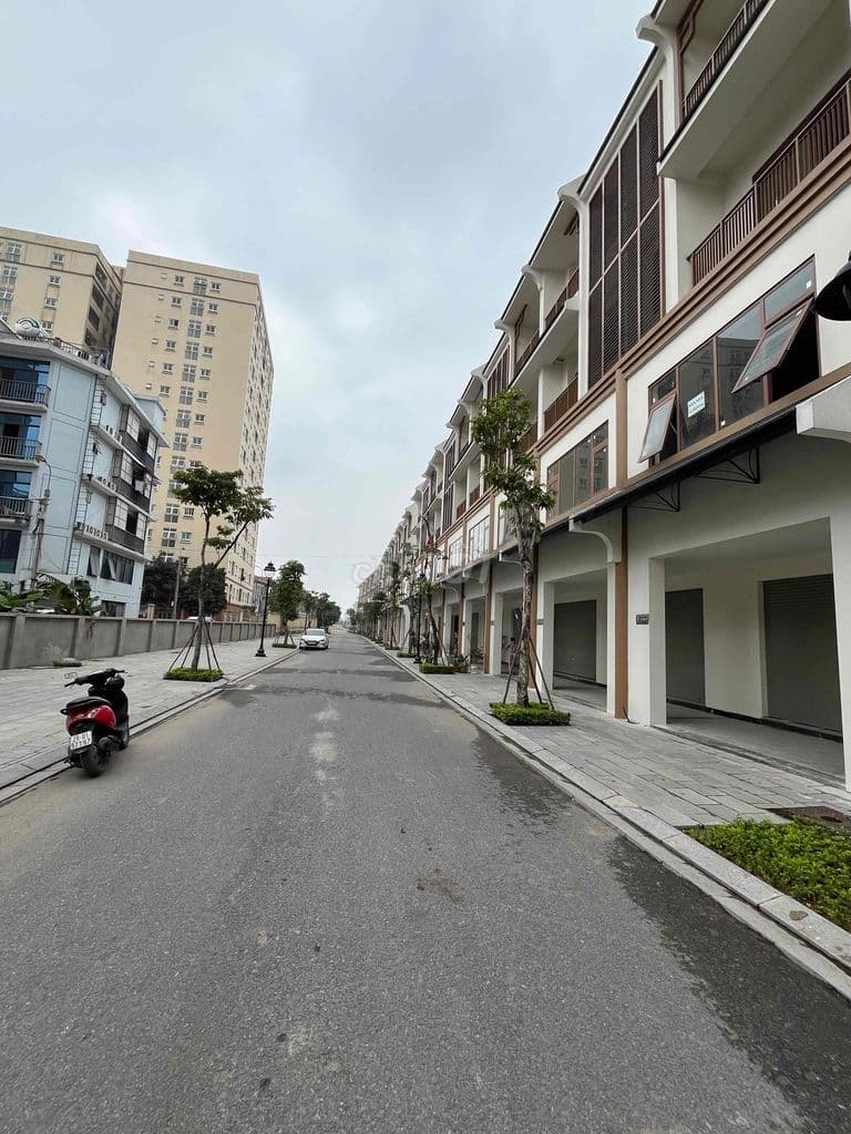 Cần bán Liền Kề Hynode, Di Trạch, gần đường 3,5- Lô góc,3 thoáng