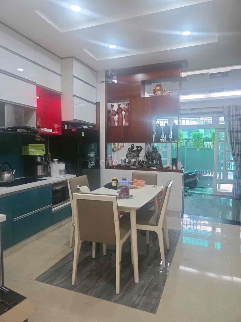 Bán nhà Tân Bình HXH 70m2 chỉ 8.8 tỷ đường Lạc Long Quân 3 tầng - Ảnh 2