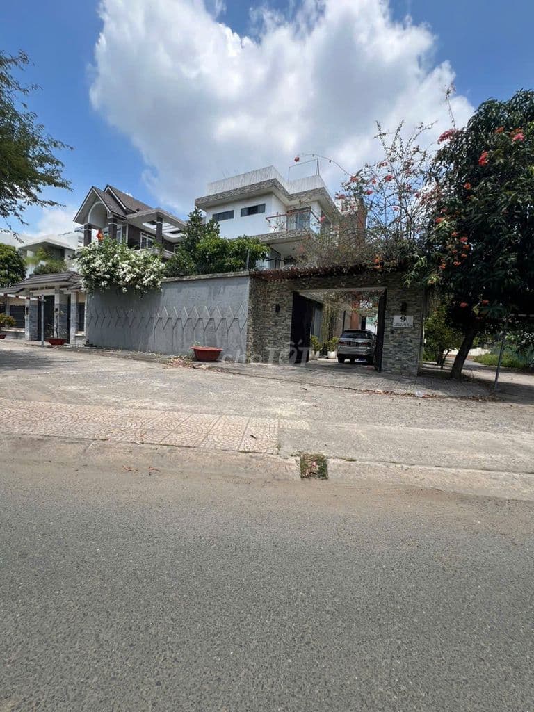 CẦN BÁN BIỆT THỰ ĐẢO KIM CƯƠNG 404M2 HẦM 3 TẦNG GIÁ 65 TỶ