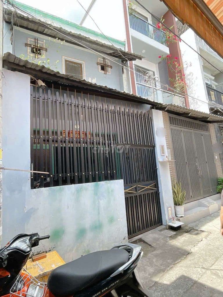 Nhà cần bán gấp - Ảnh 2