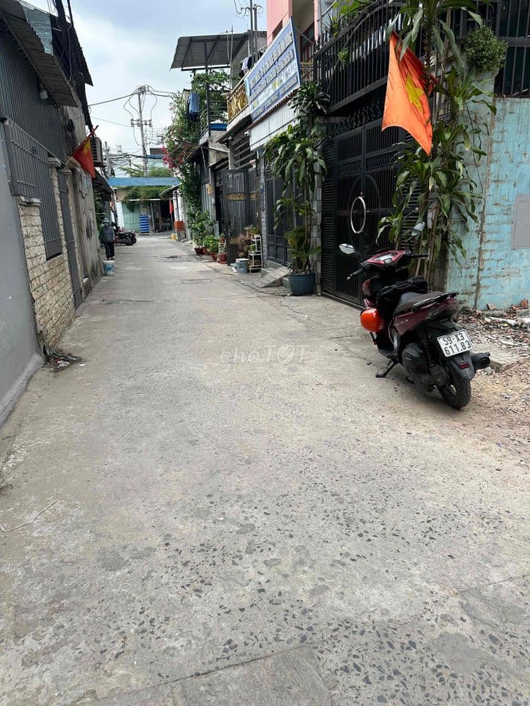 ĐẤT HẺM THÔNG , ĐẤT 2 MẶT HĚM 5 M HT45 vào 1 x