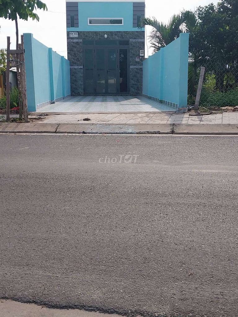 Nhà MẶT TIỂN Tân hiệp sổ hồng khu dân cư