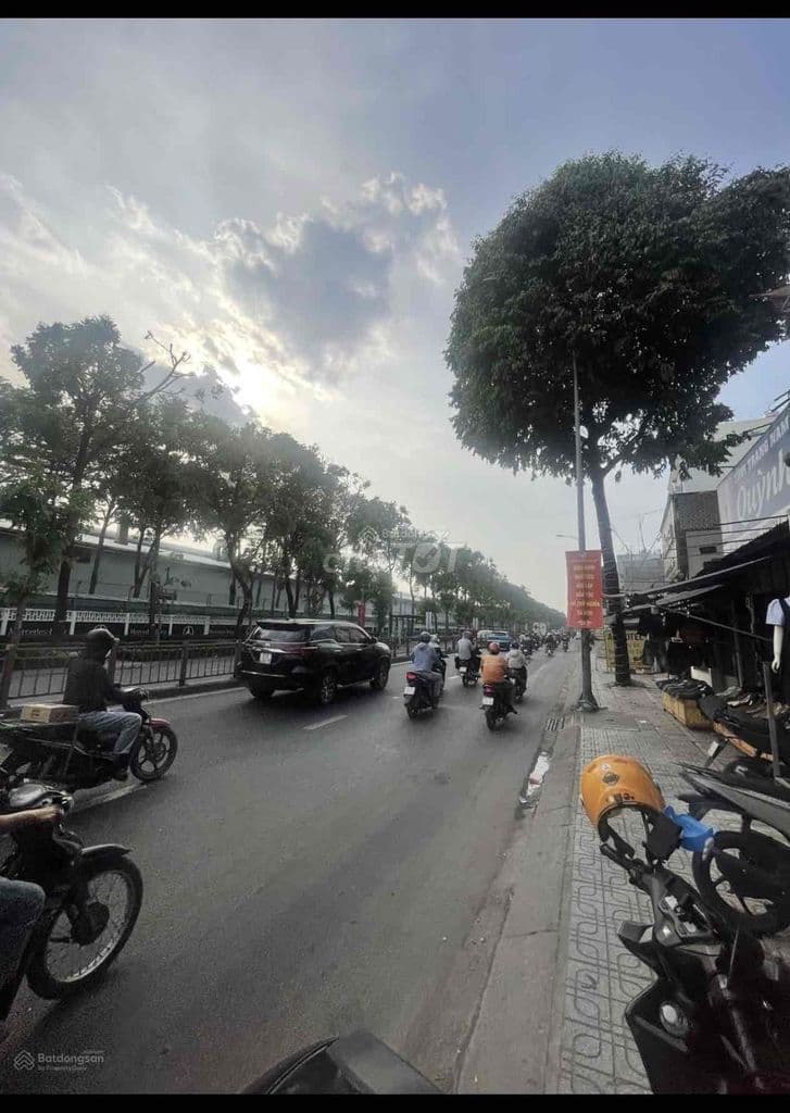 BÁN NHÀ MẶT TIỀN QUANG TRUNG ĐỐI DIỆN CHỢ HẠNH - Ảnh 2