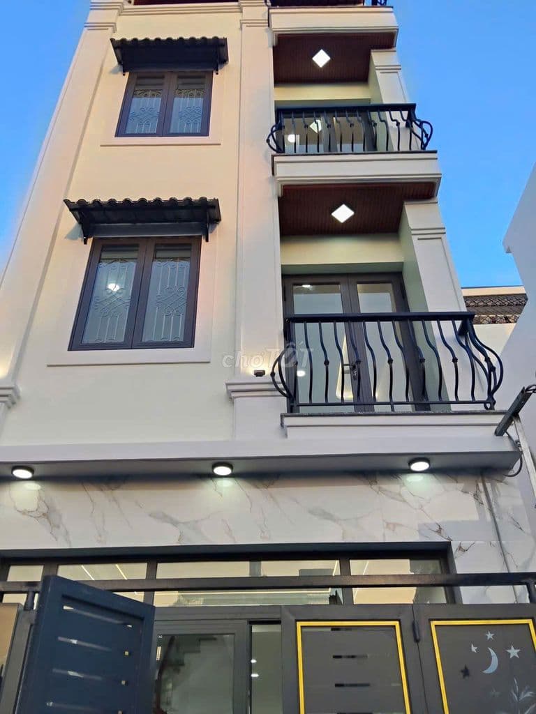 Chính chủ bán Giáp Aeon TP 5ty990, Hẻm 6M DT4.4x12 có 4 Tầng DS 11 BHH