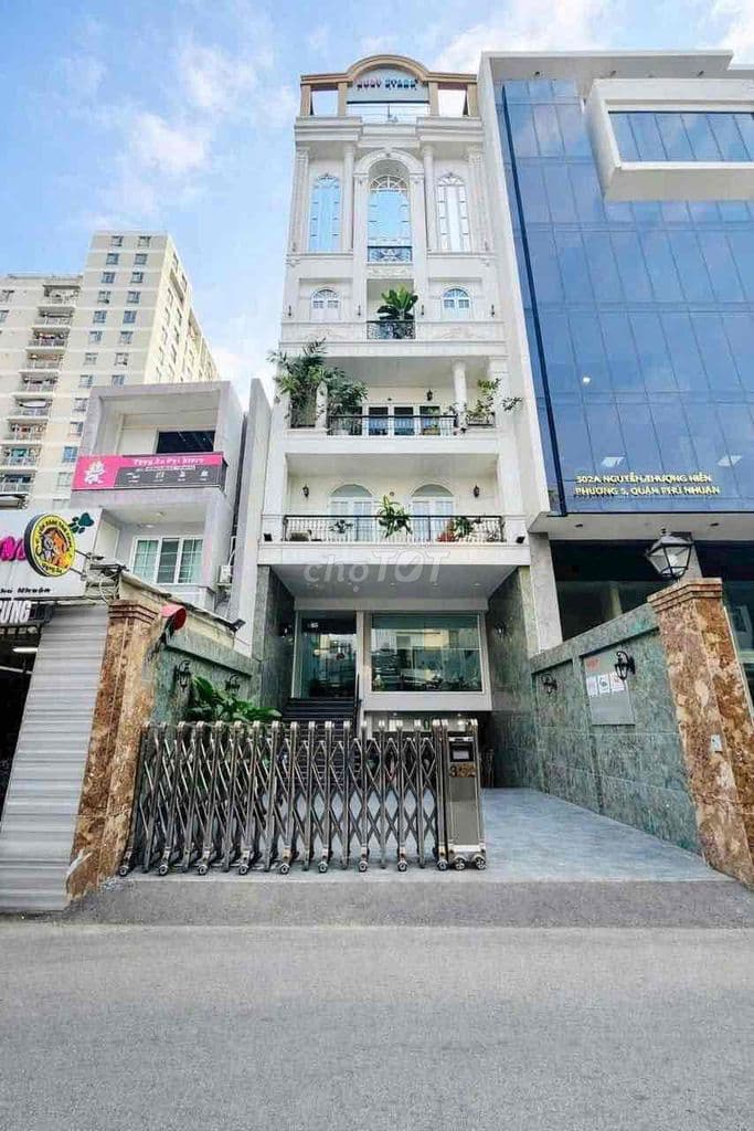 Toà nhà doanh thủ trên 2tỷ/năm 8 lầu 268m2 7.2x36m mặt tiền giá 64.8t