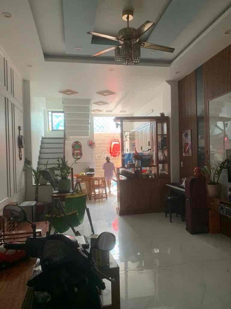 BÁN NHÀ 3 TẦNG HẺM XE HƠI NGAY VÒNG XOAY LIÊN PHƯỜNG- QUẬN 9 - Ảnh 2