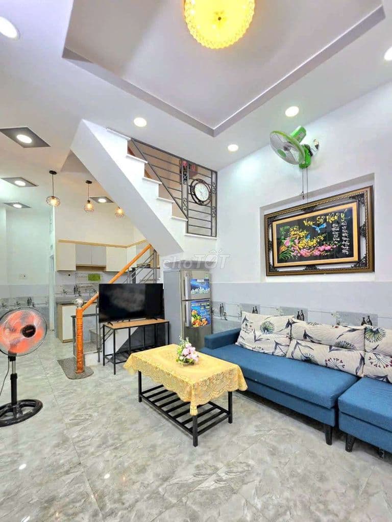 nhà sổ hồng 2 lầu 4pn gần Phú Mỹ Hưng quận 7 giá 2.2 tỷ - Ảnh 2