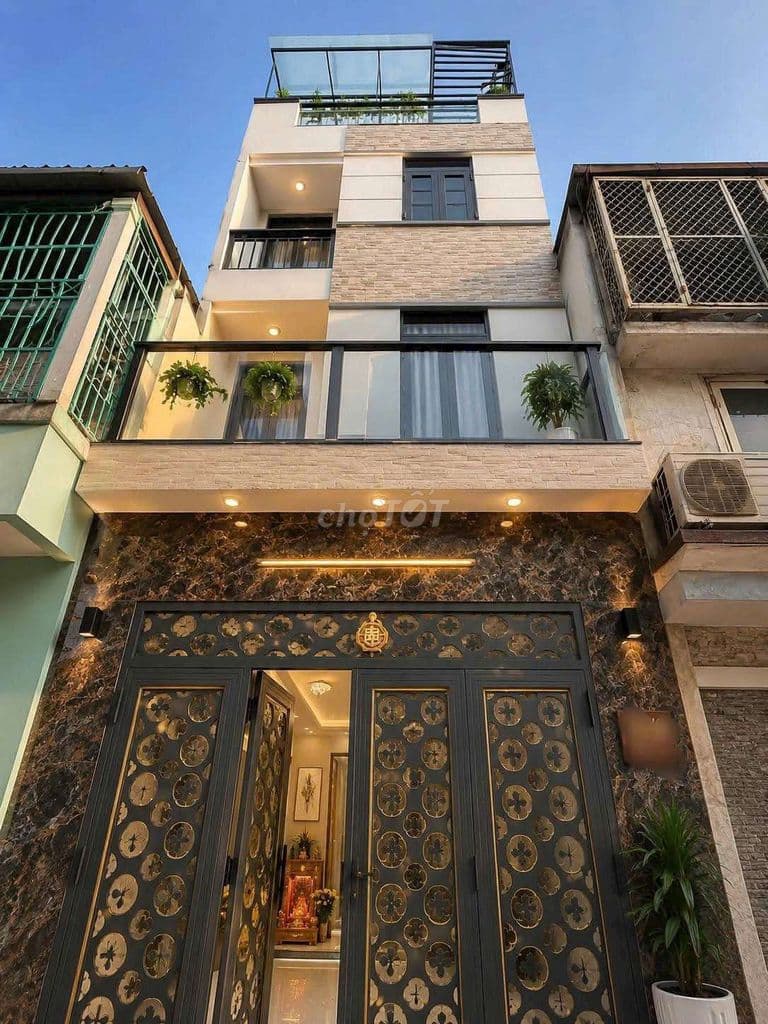 ➡️ NHÀ ĐẸP Q10 Ở LIỀN - NGAY LÝ THÁI TỔ - 4 LẦU - GIÁ TỐT