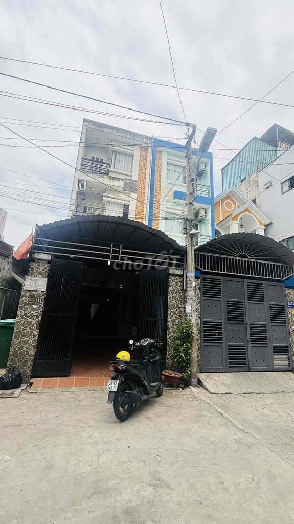 Nhà Có Sân Đậu xe Hơi 4 nphòng ngủ 2 lầu giá 5ty750 tl - Ảnh 2