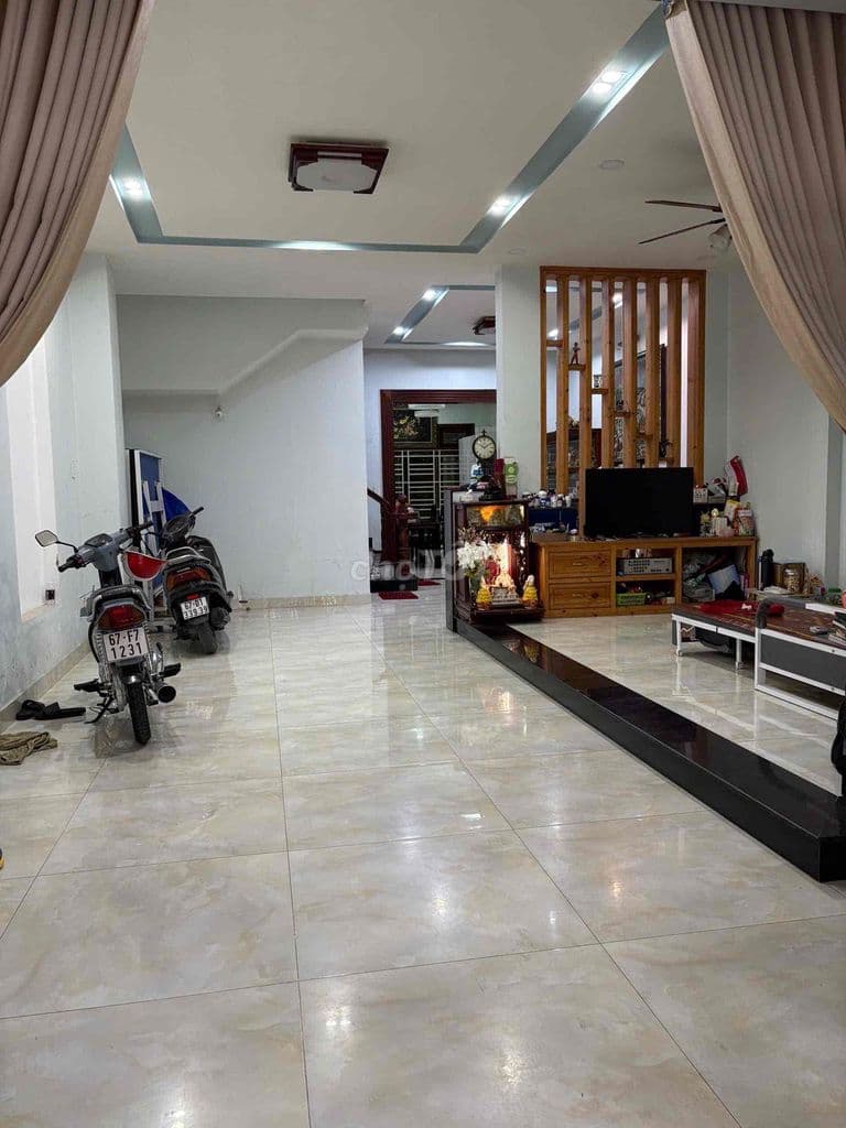 Bán nhà 6x20m, 3 lầu, đường nội bộ 12m, KDC Cao Lổ P4 Q8