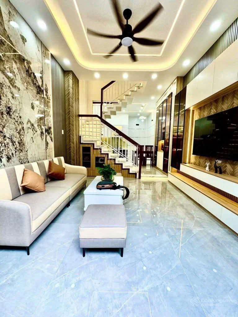 Lô góc Ngọc Khánh, 2 mặt ngõ, ngõ thông ba gác tránh, dân xây