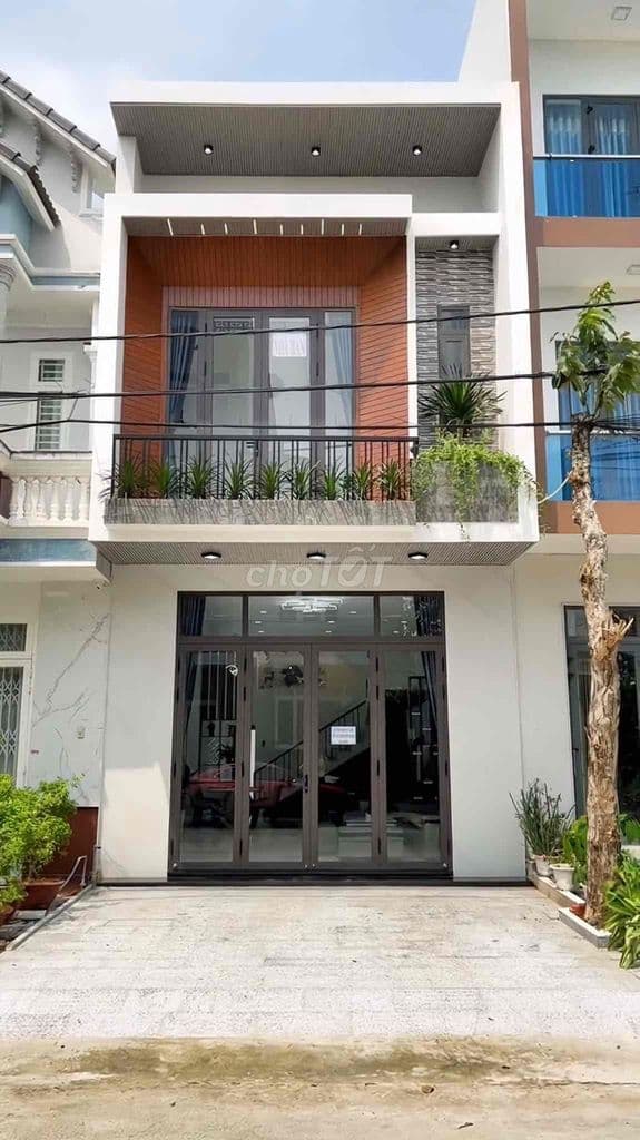 NHÀ 1 TRỆT 1 LẦU QUẬN 8