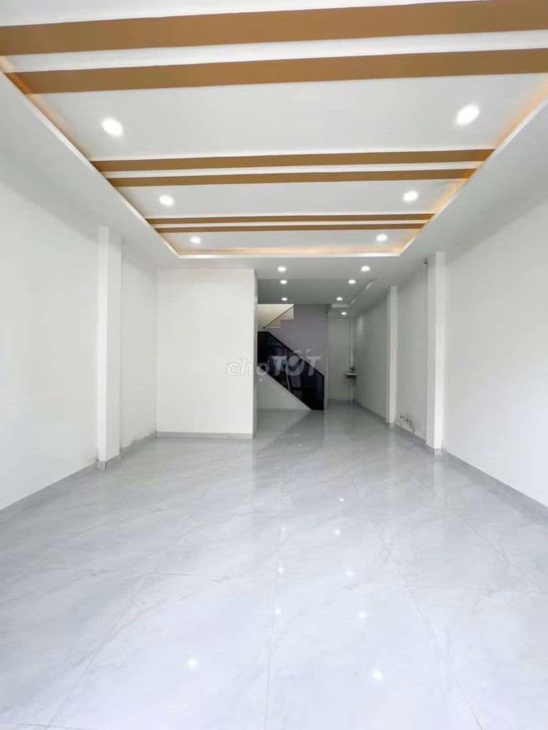 Nhà 5mx12m đúc 1 lầu . hẻm 1/ đường 6D