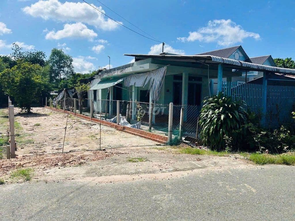 DT: 129m2/ 1 tỷ 270 triệu. Đất nằm ngay chợ Việt Kiều, Tân Thông Hội. - Ảnh 2