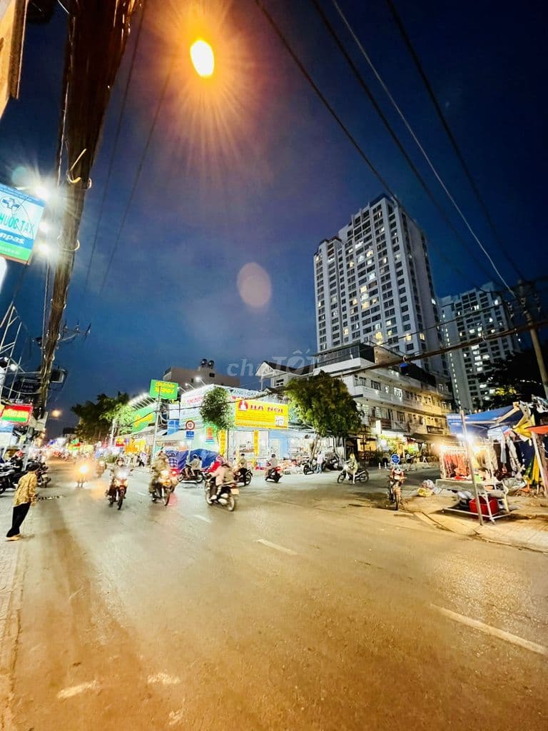 Giảm 1.5ty Chính chủ, Bán mt Lê Văn Lương, đang cho thuê 40tr/tháng.