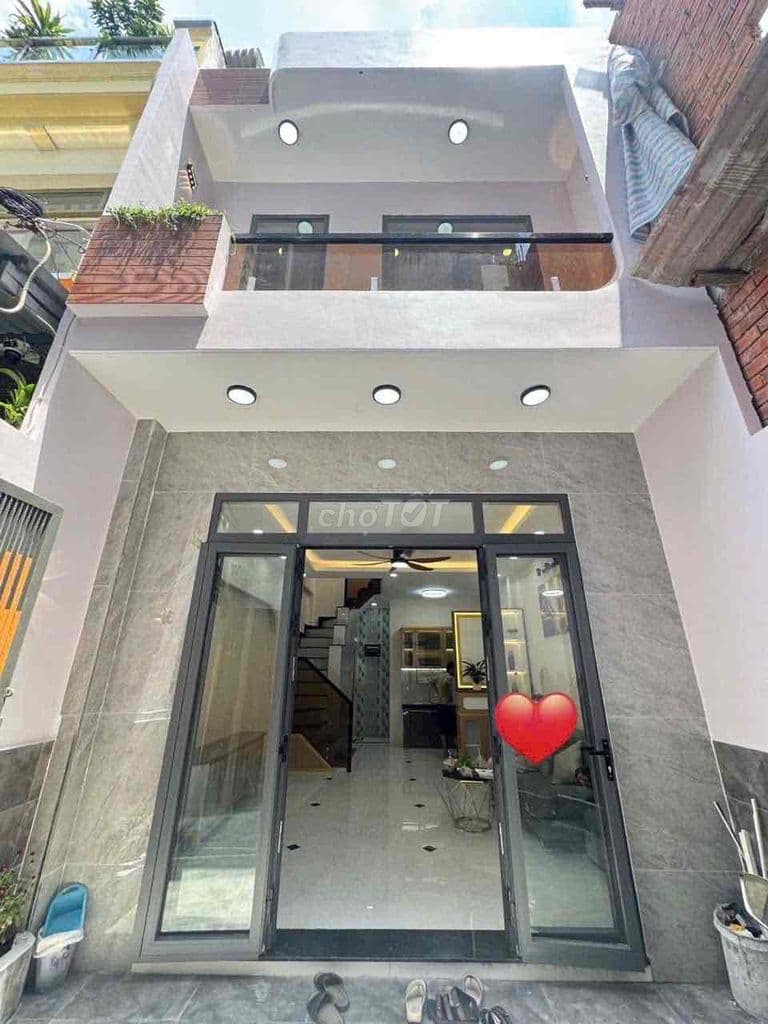 4,3x13, nhà có 1 lầu đúc mới đường Trương Phước phan