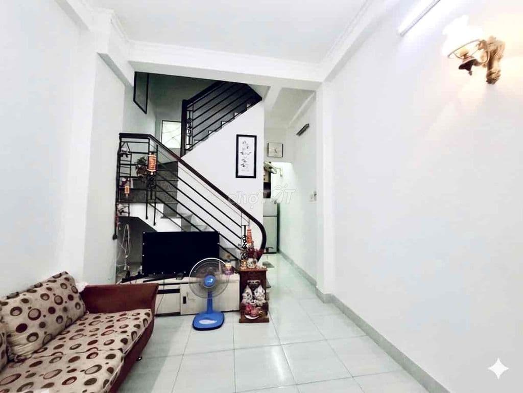 Nhà 4 tầng 5pn Tân Bình sát Quận 10 giá 5 tỷ - Ảnh 2
