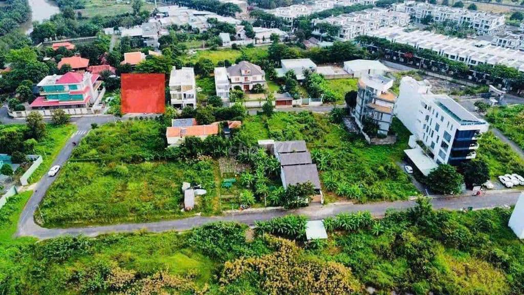 Đất Biệt thự 500m2 (15x34 ) . full thổ cư ngay khu Đông tăng long Q9