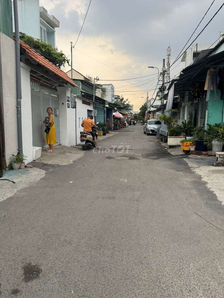 CẨN BÁN GẤP LÔ Đất 2 mặt tiền P ĐHT . DT 5,8 x11 . Hẻm ba gác - Ảnh 3