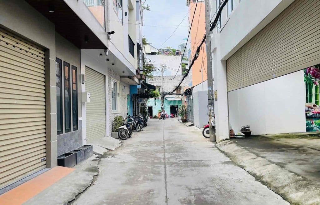 🔥 THÀNH THÁI, QUẬN 10 – NGANG 4,7M – 33M2 – HẺM 1 TRỤC THẲNG – 5,7 TỶ