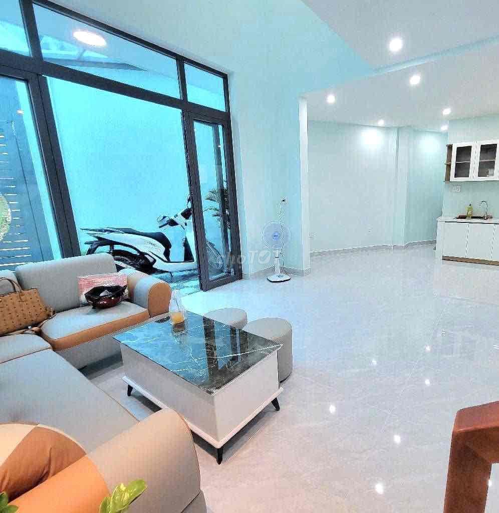 CHỈ 3đ LẺ NHÀ ĐẸP NỞ HẬU hẻm xe hơi đổ cửa- CHỢ HIỆP THÀNH