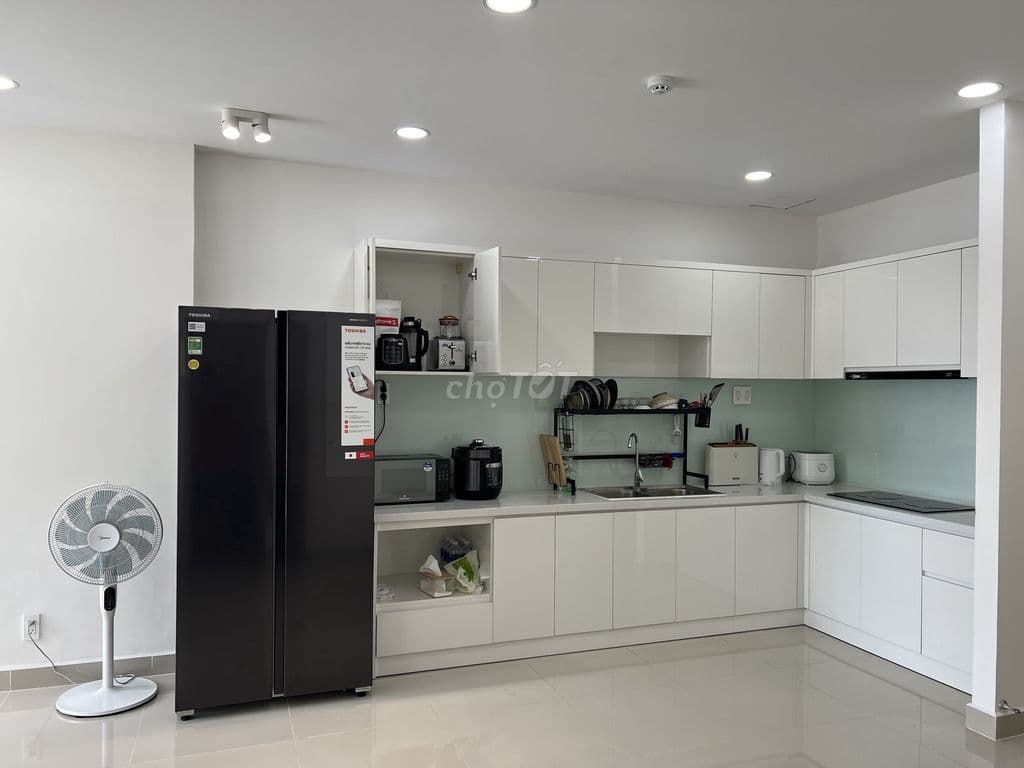 Cần tiền bán gấp căn 2pn 2wc giá 3 tỷ. Căn 68m2 tầng đẹp view thoáng - Ảnh 2