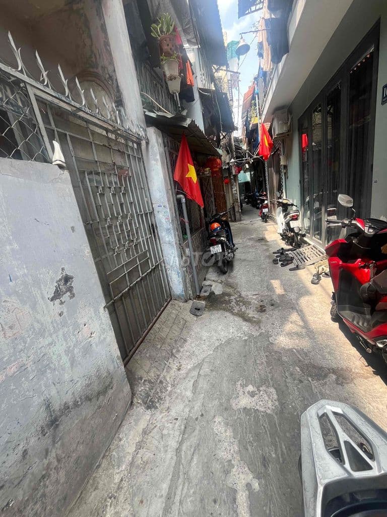 hẻm Phạm Văn Bạch phường Tân Sơn sát mặt tiền, 2 tầng chỉ 3,55 tỷ (tl)