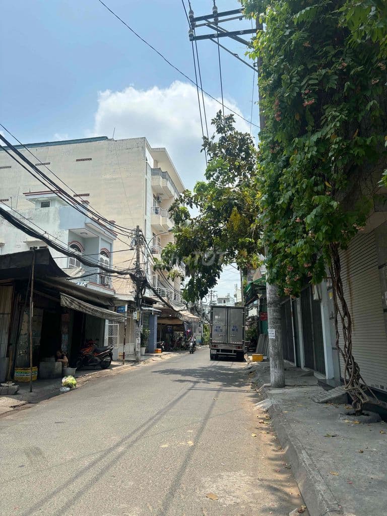 Nhà nát Phú Thọ Hoà - Luỹ Bán Bích - nhỉnh 4tỷ - xe hơi tận cửa