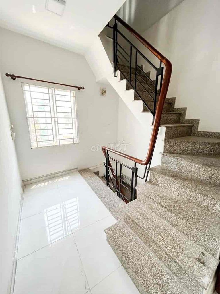 MẶT TIỀN KINH DOANH ĐỈNH - ĐƯỜNG 30 MÉT 2 MẶT TIỀN NGANG HIẾM 5,3M . - Ảnh 3