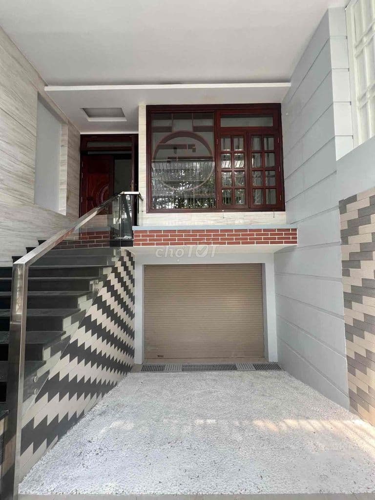 NHÀ 1 HẦM, 4 TẦNG, SÂN THƯỢNG - KDC HỒNG LONG, THỦ ĐỨC - TẶNG FULL NỘI - Ảnh 2