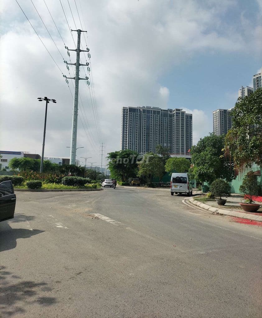 HƠN 5🧄 NHÀ 2 TẦNG HẺM THÔNG KDC ECO GREEN, KCX TÂN THUẬN VÀO Ở NGAY