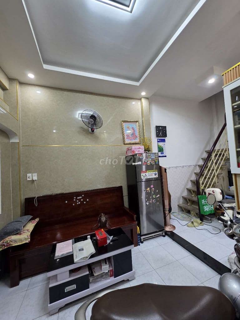 3.8 TỶ - ĐỐI DIỆN CITYLAND - SÁT MẶT TIỀN - TẶNG NỘI THẤT. - Ảnh 2