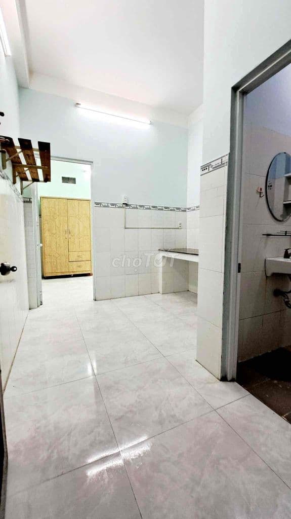 Phòng trọ 30m2 loại 1 phòng ngủ riêng biệt ngay Bình Thạnh - Ảnh 2