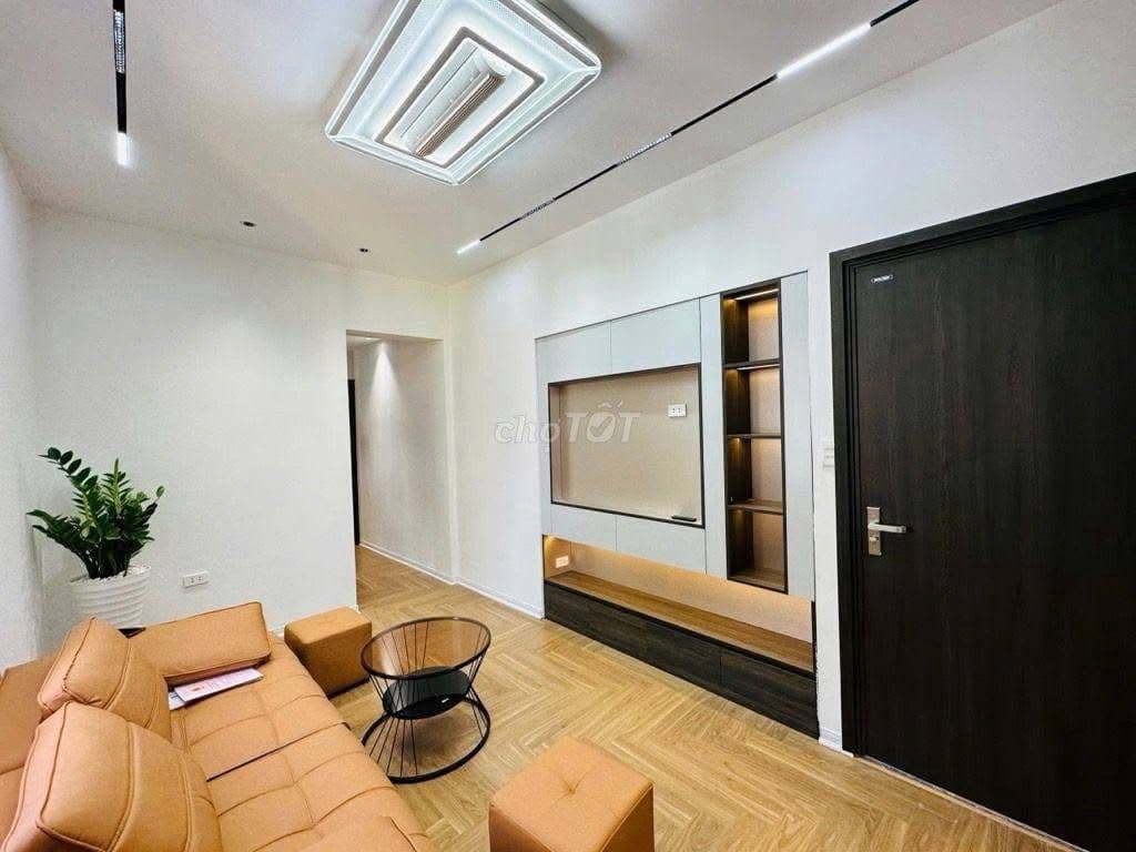 Bán căn hộ 90m sử dụng, 3 phòng ngủ phố Hoàng Hoa Thám
