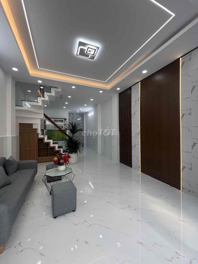 SIÊU PHẨM 3 TẦNG DT 4x10, BÀ HOM , GIÁP Q6 TÊN LỬA, HXH, CHỈ HƠN 4 TỈ