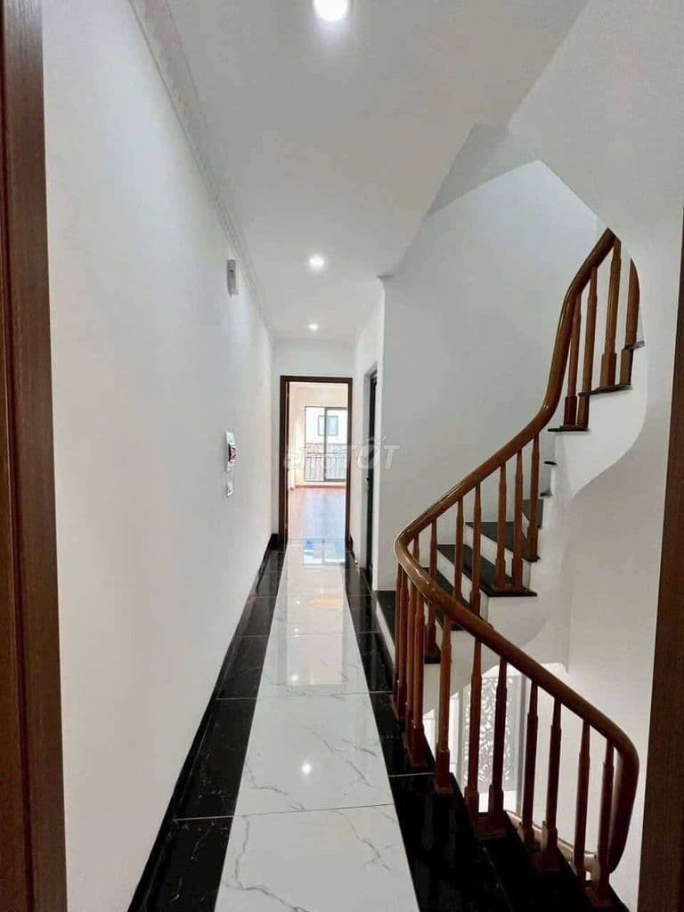 Chính chủ gửi bán nhà 40m - 5 tầng mới - xe 7 chỗ đỗ cửa tại Thạch Bàn - Ảnh 3