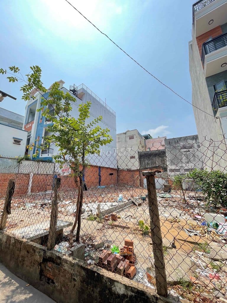 LÔ ĐẤT VỊ TRÍ CỰC ĐẸP - XÂY DỰNG NGAY - HẺM 3,5M HUỲNH TẤN PHÁT QUẬN 7