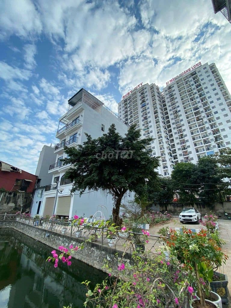 Nhà Phúc Lợi, Long Biên oto đỗ cửa vào nhà