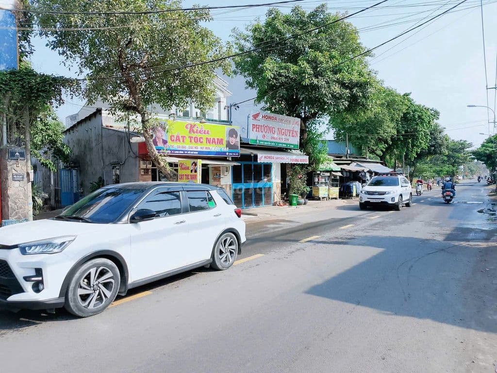 Mặt tiền Nguyễn Xiển- 100m2- Vuông Đẹp- Chỉ 10.5 tỷ TL