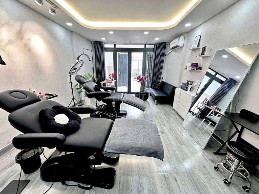 nhà mới, 53 m2, 1 lầu, 2pn, 2wc. gần bv hồng đức. 5.2 tỷ