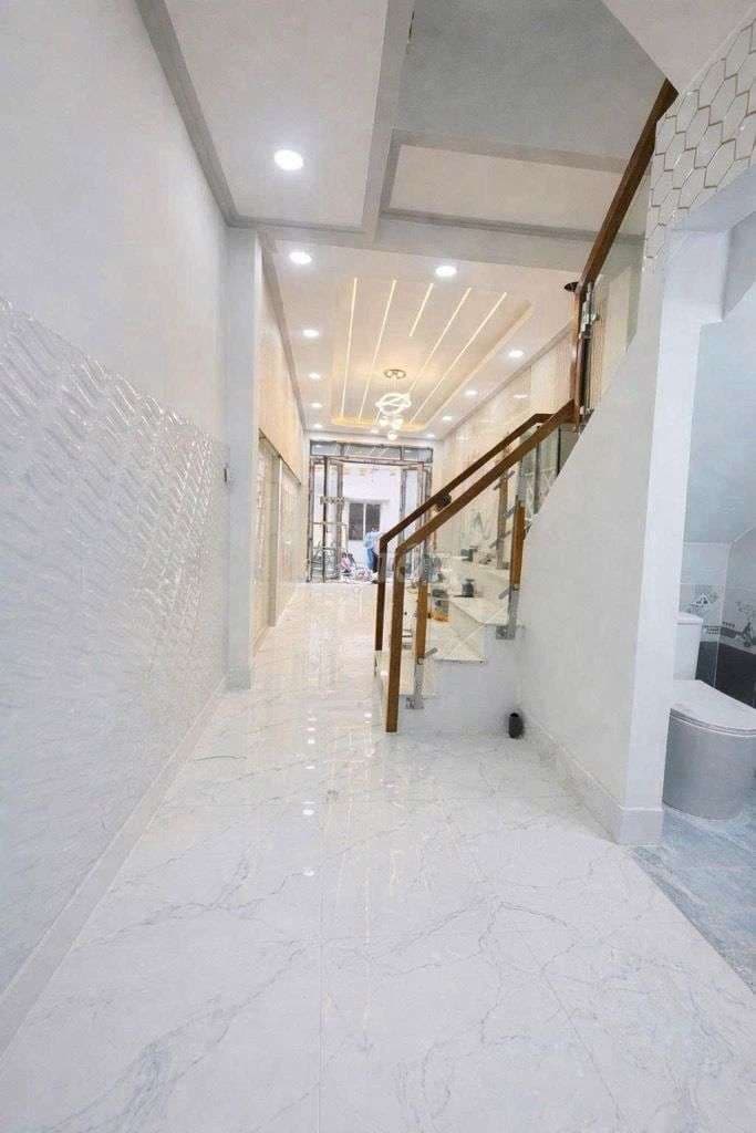 Nhà Phạm Văn Chí, 45m², 2 Tầng, 4 PN, hẻm xe hơi, giá chỉ nhỉnh 5 tỷ - Ảnh 2