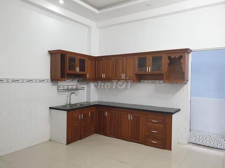 Nhà rộng 2 tầng, gần chung cư Ruby Nguyễn Sỹ Sách. - Ảnh 2