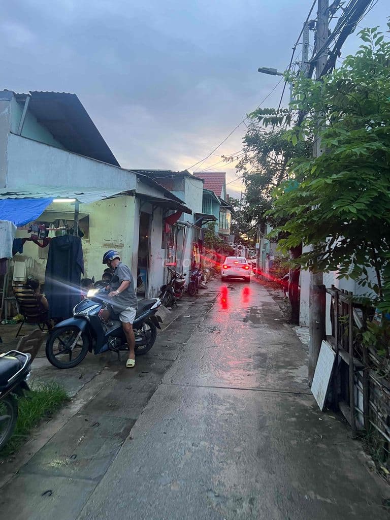 Đất thổ cư đường Nguyễn Văn Tạo, Long Thới