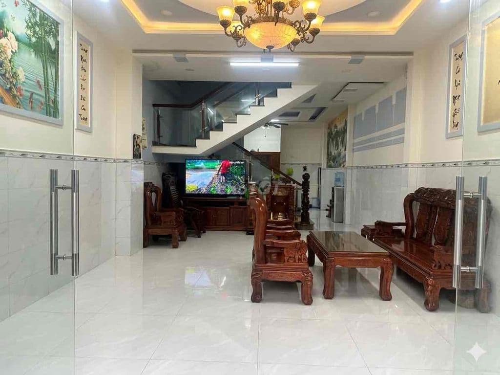 Cần bán gấp nhà 1 trệt 2 lầu 5m x 21m. Đường 8m thông giá 7 Tỷ nhỉnh