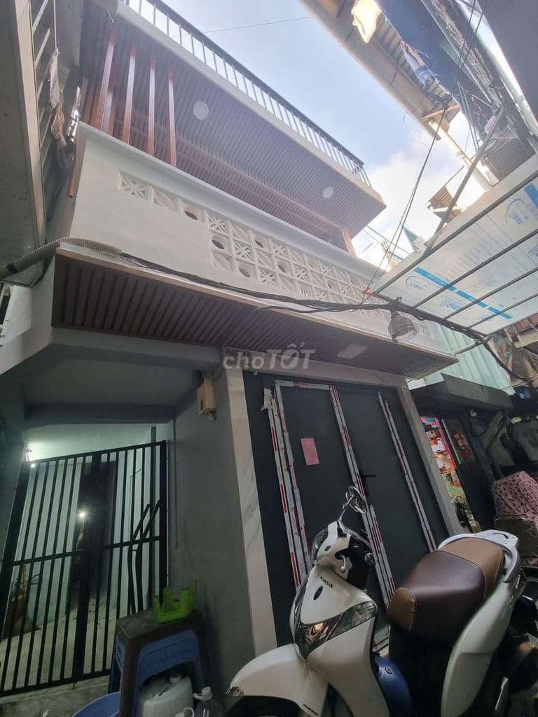 BÁN NHÀ NGUYỄN CÔNG TRỨ QUẬN 1 CHỈ 4 TỶ 8 VÀO Ở NGAY