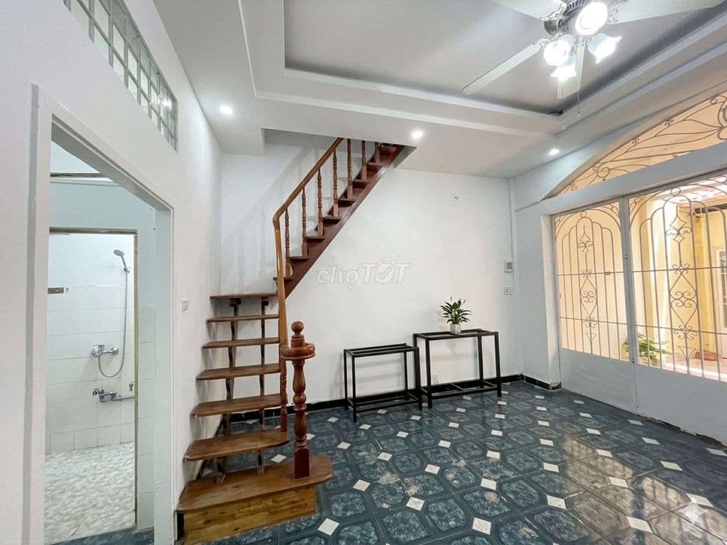 Nhà bán Tân Bình , 65m2 ( 4.9m*13m) chỉ 5.x tỷ , 4 Phòng ngủ , Hẻm 4m - Ảnh 2
