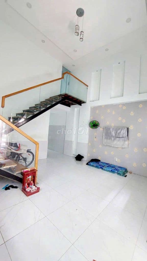 Bán nhà 60m2 3pn 3wc ban công thoáng