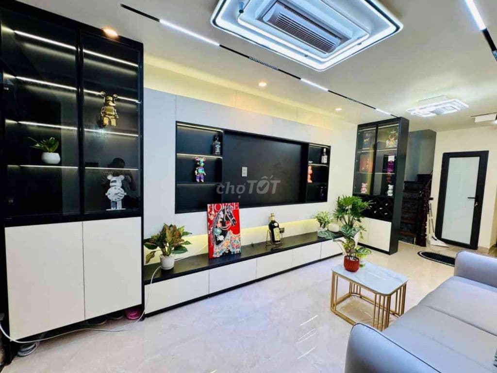 Nhà 31m² Trần Khát Chân, Hai Bà Trưng, 5 tầng full nội thất - Ảnh 3